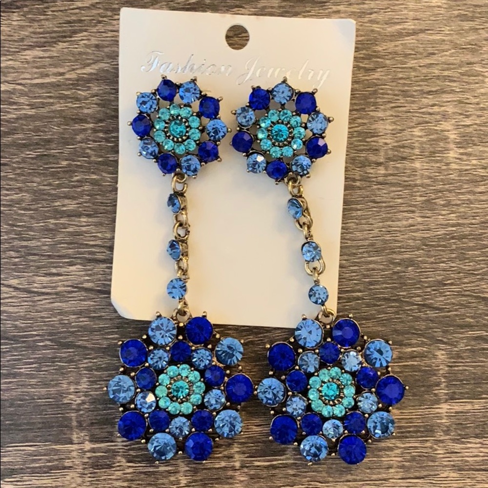 Classic earrings